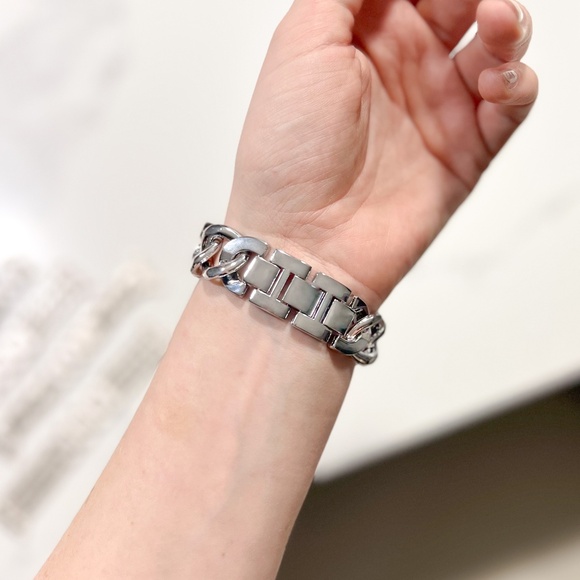 Gunmetal Chain Link Apple Watch Strap (38/40/41mm) - Picture 5 of 5